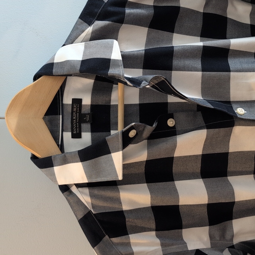 Banana Republic Men's Large Non-Iron Tailored Slim Fit Button Down Plaid Shirt